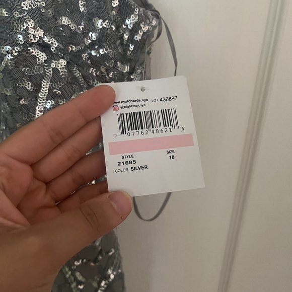 Never worn DRESS TAGS ON - Picture 3 of 3